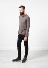 Load image into Gallery viewer, Daris Tee in Olive
