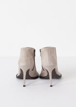 Load image into Gallery viewer, Camoscio Zip Heel

