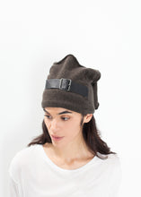 Load image into Gallery viewer, Buckle Cap in Felt
