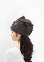 Load image into Gallery viewer, Buckle Cap in Felt
